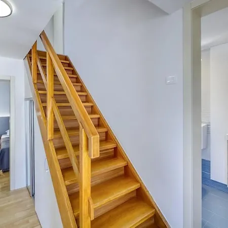 House Breeze - Premantura, 4 Bedroom House With Pool, Jacuzzi, Sauna And Gaming * Premantura