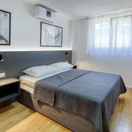 House Breeze - Premantura, 4 Bedroom House With Pool, Jacuzzi, Sauna And Gaming Holiday home *