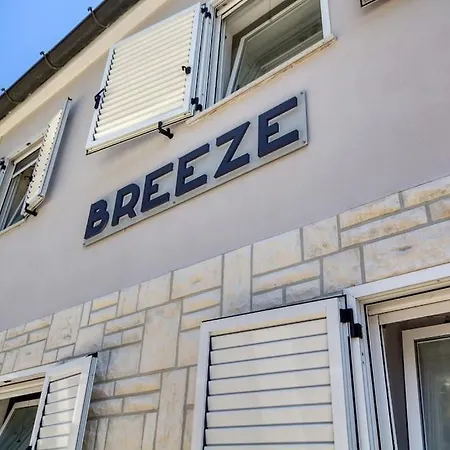 House Breeze - Premantura, 4 Bedroom House With Pool, Jacuzzi, Sauna And Gaming Premantura