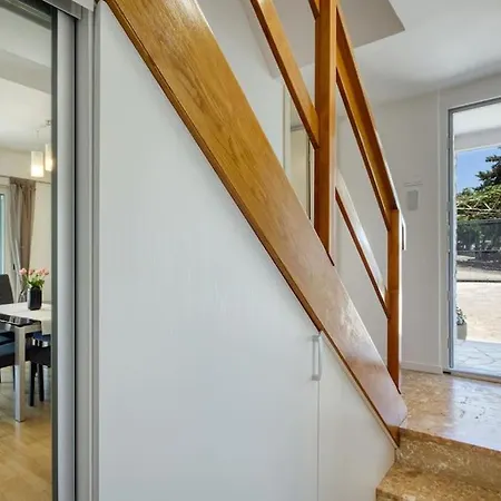 House Breeze - Premantura, 4 Bedroom House With Pool, Jacuzzi, Sauna And Gaming * Premantura