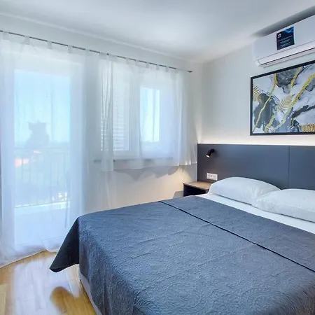 Holiday home House Breeze - Premantura, 4 Bedroom House With Pool, Jacuzzi, Sauna And Gaming Premantura