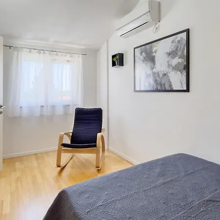 House Breeze - Premantura, 4 Bedroom House With Pool, Jacuzzi, Sauna And Gaming *