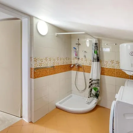 House Breeze - Premantura, 4 Bedroom House With Pool, Jacuzzi, Sauna And Gaming * Premantura