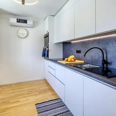 House Breeze - Premantura, 4 Bedroom House With Pool, Jacuzzi, Sauna And Gaming Prázdninový dům