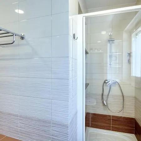 House Breeze - Premantura, 4 Bedroom House With Pool, Jacuzzi, Sauna And Gaming Prázdninový dům