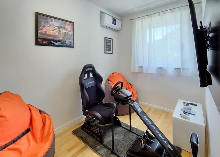 Ferienhaus House Breeze - Premantura, 4 Bedroom House With Pool, Jacuzzi, Sauna And Gaming *