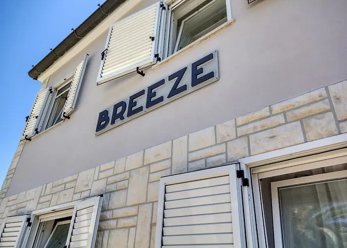 House Breeze - Premantura, 4 Bedroom House With Pool, Jacuzzi, Sauna And Gaming Premantura