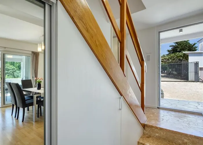 House Breeze - Premantura, 4 Bedroom House With Pool, Jacuzzi, Sauna And Gaming * Premantura