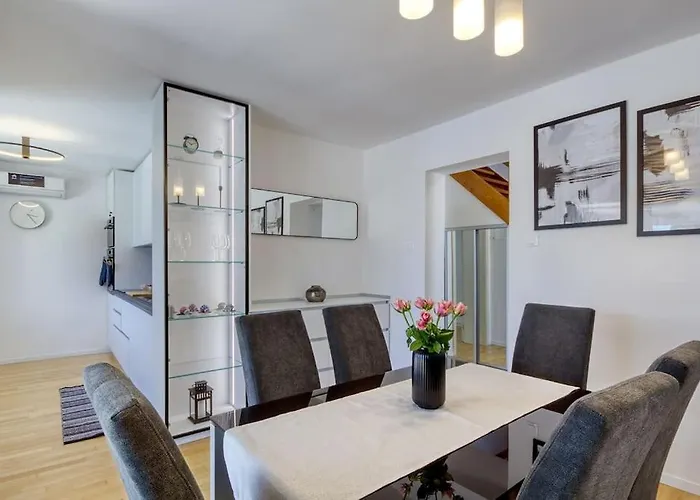 Ferienhaus House Breeze - Premantura, 4 Bedroom House With Pool, Jacuzzi, Sauna And Gaming *