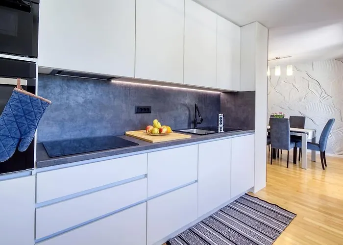 Ferienhaus House Breeze - Premantura, 4 Bedroom House With Pool, Jacuzzi, Sauna And Gaming Premantura